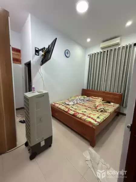 BÁN NHÀ 4 TẦNG SỔ HOÀN CÔNG CÁCH ĐƯỜNG CHÍNH NGUYỄN HỮU HUÂN 15m