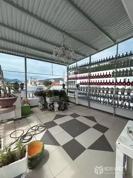 BÁN NHÀ 4 TẦNG SỔ HOÀN CÔNG CÁCH ĐƯỜNG CHÍNH NGUYỄN HỮU HUÂN 15m