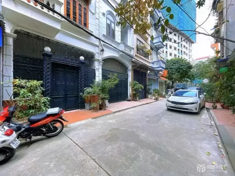PHÙNG CHÍ KIÊN 60M-19 TỶ,PHÂN LÔ,Ô TÔ ĐÕ CỬA,TƯƠNG LAI MẶT PHỐ,2 THOÁNG,DÂN XÂY,FULL NỘI THẤT