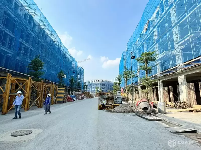 BÁN LIỀN KỀ MẶT PHỐ HOÀNG QUÔC VIỆT KÉO DÀI –  DỰ ÁN NOBLE PALACE TÂY THĂNG LONG