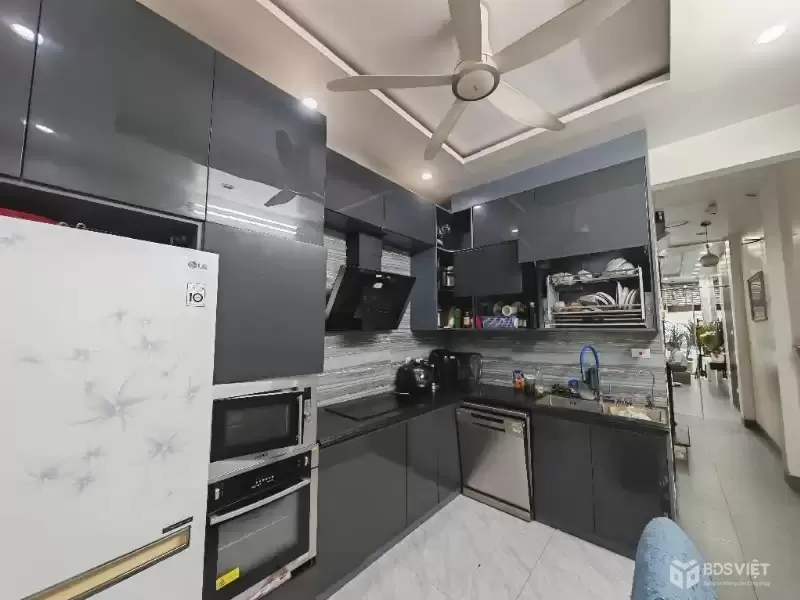 Mặt phố Trần Thái Tông 88m2, 7 tầng thang máy, kinh doanh vô địch