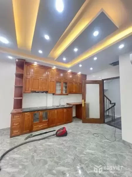 HOÀNG QUỐC VIỆT 30M x6 TẦNG,THANG MÁY 19,8 TỶ,PHÂN LÔ,Ô TÔ QUA NHÀ,NGÕ THÔNG,KINH DOANH,GẦN PHỐ