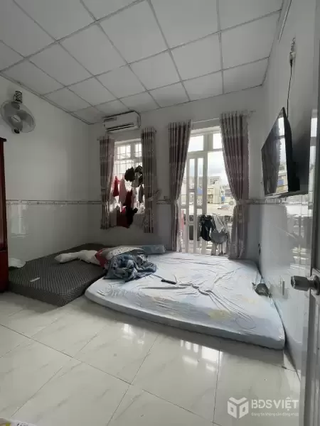 Nhà Lầu – Hẻm Xe Hơi 5M Thông – Gần Chợ Bình Thành Bình Hưng Hòa B