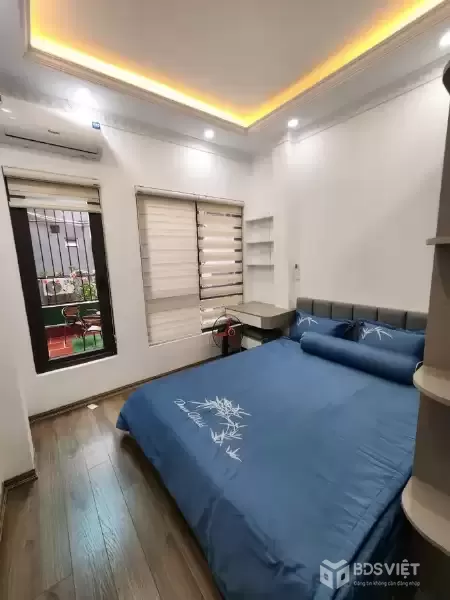 Bán Nhà Đội Cấn 23m2. 5 tầng. mặt tiền 3.3m. giá 7.85 Tỷ Ba Đình Hà Nội