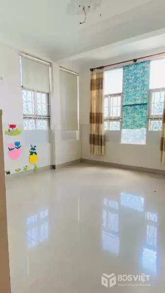 CHO THUÊ NHÀ MẶT TIỀN TRẦN BÌNH TRỌNG – GẦN NGÃ TƯ MÊ LINH - 22Tr/ tháng
