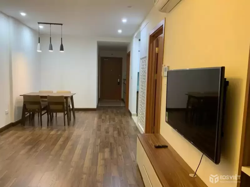chính chủ cần bán căn hộ 2N-2Vs goldmark 136 hồ tùng mậu giá 7 tỷ xxx nhỏ,để lại full nội thất