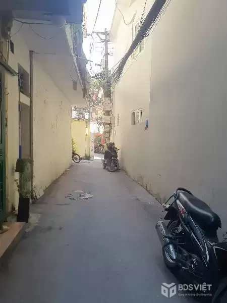 Nhỉnh 6.xx tỷ , Căn 30m , 4 tầng ~ full nội thất đẹp lung linh. 2 thoáng  , full tiện ích , cách Ô tô 20m , ngõ nông thoáng rộng  