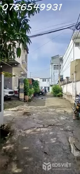 BÁN ĐẤT TẶNG NHÀ GÁC LỬNG – HẺM Ô TÔ – NGAY UBND PHƯỜNG LONG TRƯỜNG, TP. THỦ ĐỨC