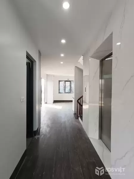 TRẦN CUNG CẦU GIẤY 56M-7 TẦNG THANG MÁY 19 TỶ,LÔ GÓC 3 MẶT NGÕ,Ô TÔ VÀO NHÀ