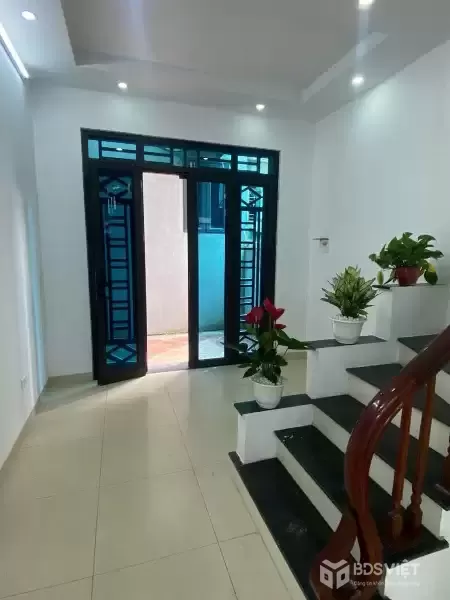 NHÀ PHÂN LÔ – GẦN PHỐ – Ô TÔ CÁCH 15M – NHÀ MỚI Ở NGAY