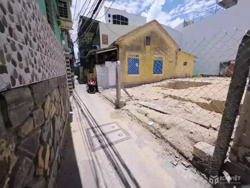 Bán lô đất hẻm Phan Đình Giót , Phương Sài , Nha Trang. Giá 1 tỷ 870 triệu