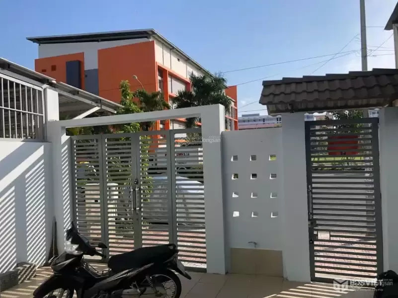 *Bán nhà 3tầng 1tum mặt tiền đường 19/5 khu đô thị Vĩnh Điềm Trung-Nha Trang...