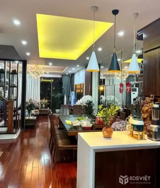 Biệt thự Mễ Trì 131.5m2- 4 tầng, vỉa hè, ôtô tránh, ở VIP, giá 36.6 tỷ
