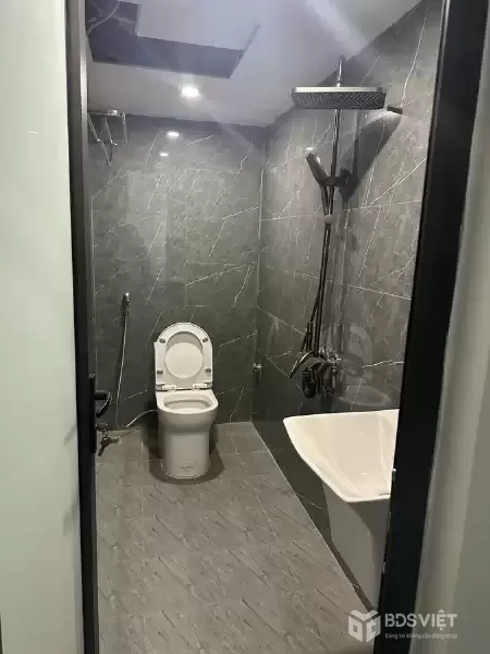 Bán Nhà Hoàng Hoa Thám 44m2. 3 tầng. mặt tiền 4. giá 7.95 tỷ Ba Đình Hà Nội