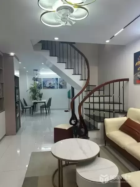 Bán Nhà Hoàng Hoa Thám 44m2. 3 tầng. mặt tiền 4. giá 7.95 tỷ Ba Đình Hà Nội