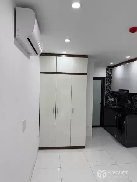 Tòa căn hộ dịch vụ 55m2, 6 tầng, 17 phòng, thu 950tr/năm, giá 17.9 tỷ