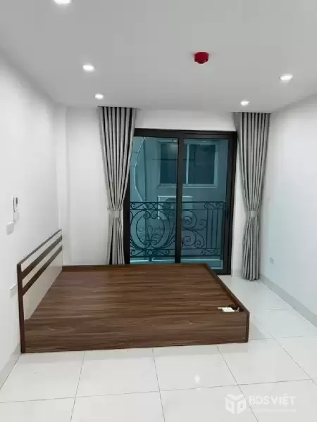 Tòa căn hộ dịch vụ 55m2, 6 tầng, 17 phòng, thu 950tr/năm, giá 17.9 tỷ