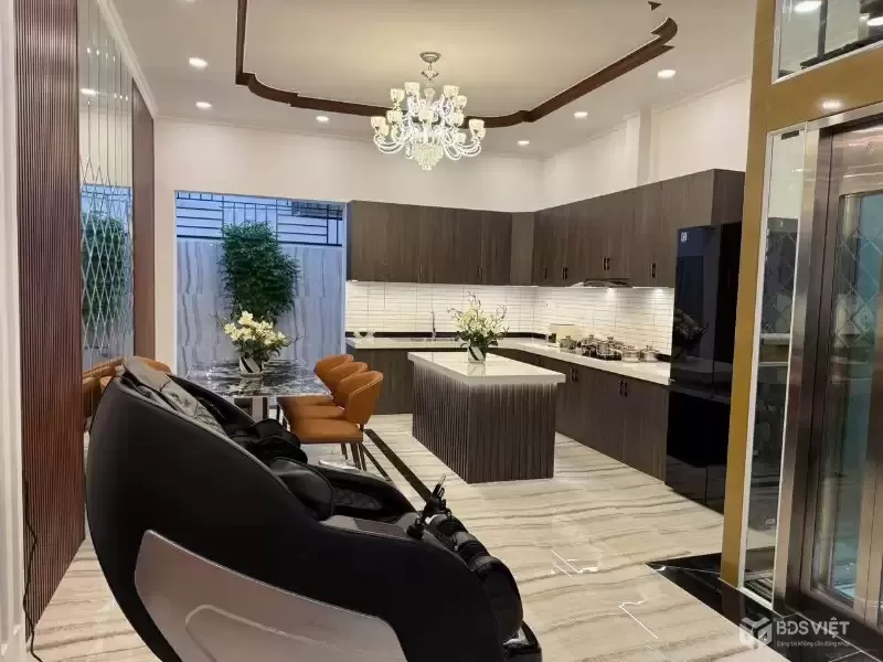 Siêu Phẩm Nhà Phố 3 Lầu Mặt Tiền Nguyễn Triệu Luật – Hồ Văn Long