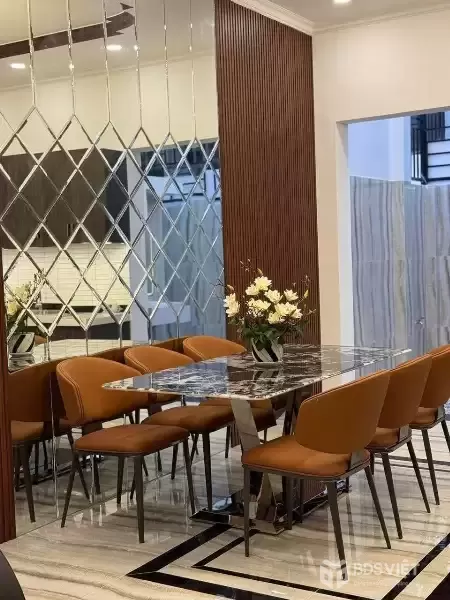 Siêu Phẩm Nhà Phố 3 Lầu Mặt Tiền Nguyễn Triệu Luật – Hồ Văn Long
