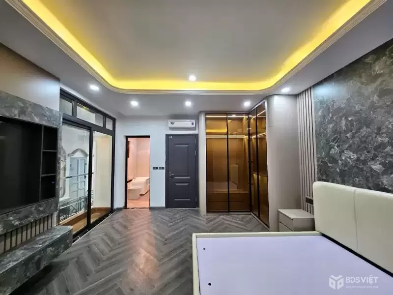 NHÀ MỚI 6 TẦNG THANG MÁY - TRUNG TÂM BỒ ĐỀ LONG BIÊN