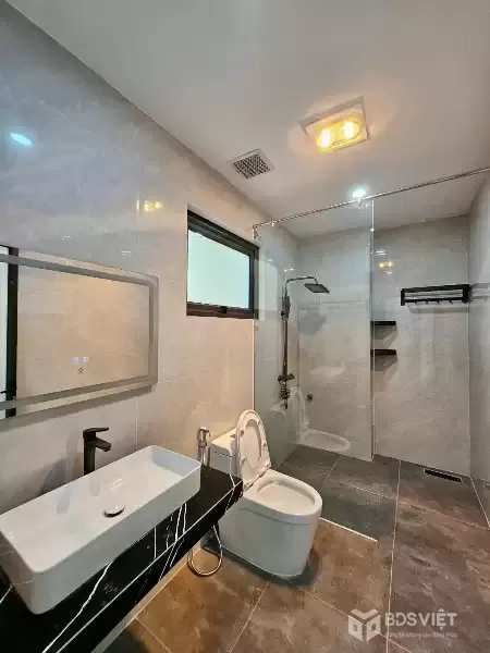 NHÀ MỚI 6 TẦNG THANG MÁY - TRUNG TÂM BỒ ĐỀ LONG BIÊN