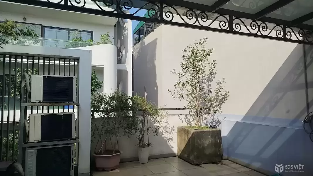 BÁN CĂN BIỆT THỰ MINI  PHỐ BỒ ĐỀ – HỒNG TIẾN LONG BIÊN Ô TÔ VÀO NHÀ