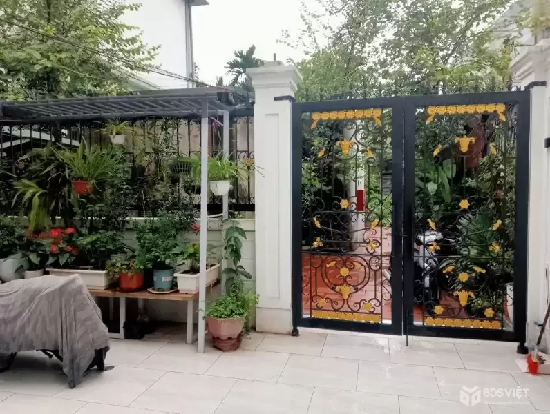 LONG BIÊN BÁN BIỆT THỰ MINI SÂN VƯỜN - VỊ TRÍ TRUNG TÂM - 3 THOÁNG