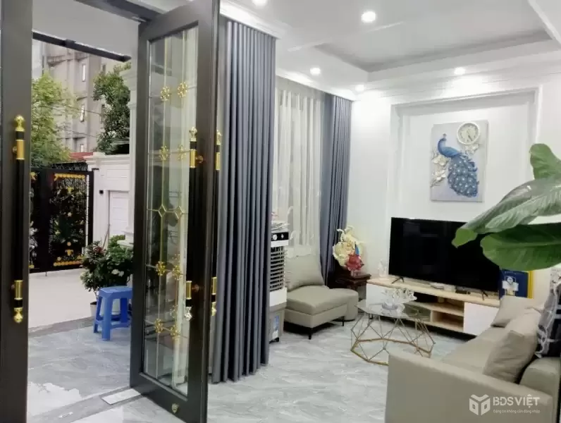 LONG BIÊN BÁN BIỆT THỰ MINI SÂN VƯỜN - VỊ TRÍ TRUNG TÂM - 3 THOÁNG