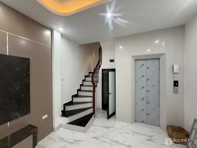 SIÊU HIẾM ĐỐNG ĐA - 40M - NHÀ MỚI SIÊU ĐẸP - THANG MÁY XỊN XÒ - NGÕ NÔNG - GẦN Ô TÔ 