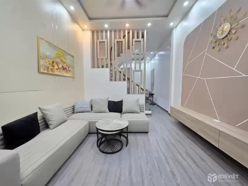 Bán nhà Cầu Diễn, 35m2, 5 tầng dân xây, cách ô tô tránh 10m, giá chỉ 7 tỷ