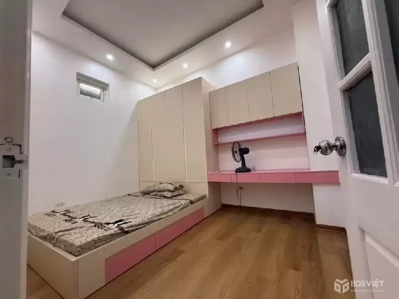 Bán nhà Cầu Diễn, 35m2, 5 tầng dân xây, cách ô tô tránh 10m, giá chỉ 7 tỷ
