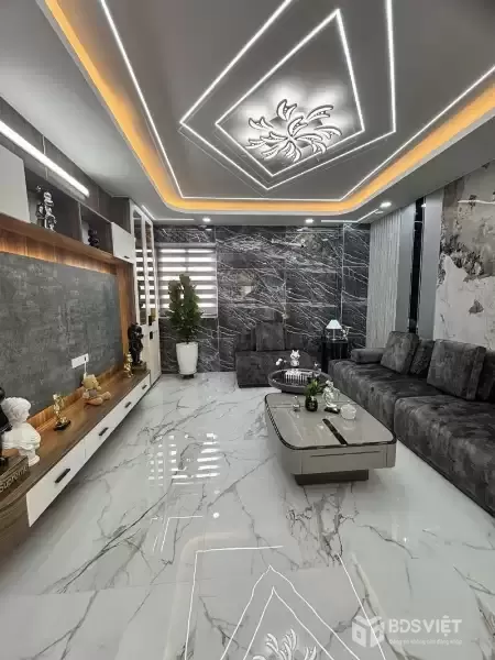 Nhà Mới Khu Phân Lô – 5 Tầng Ngay Trung Tâm Giáp Tên Lửa Tỉnh Lộ 10