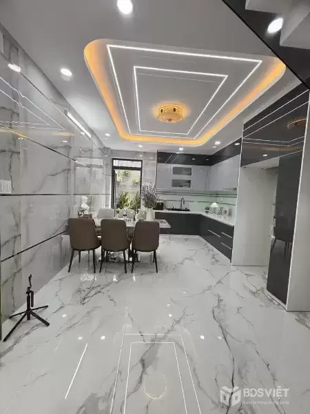 Nhà Mới Khu Phân Lô – 5 Tầng Ngay Trung Tâm Giáp Tên Lửa Tỉnh Lộ 10