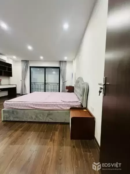 Bán Nhà Đội Cấn 39m2 7 tầng. mặt tiền 4.8m. giá 12 Tỷ Ba Đình Hà Nội .