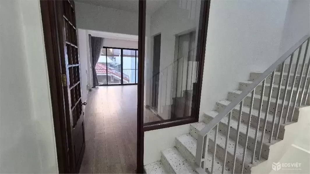 Bán nhà phố Đại Cát, 42m2, 5 tầng, ô tô tránh, gần Tây Thăng Long, giá 6,8 tỷ