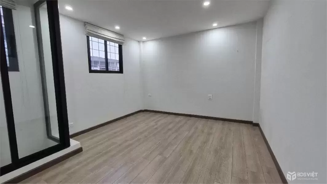 Bán nhà phố Đại Cát, 42m2, 5 tầng, ô tô tránh, gần Tây Thăng Long, giá 6,8 tỷ