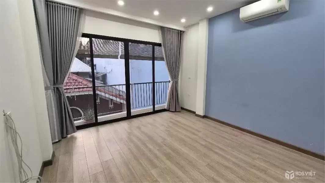 Bán nhà phố Đại Cát, 42m2, 5 tầng, ô tô tránh, gần Tây Thăng Long, giá 6,8 tỷ