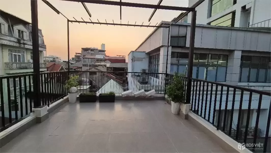 Bán nhà phố Đại Cát, 42m2, 5 tầng, ô tô tránh, gần Tây Thăng Long, giá 6,8 tỷ