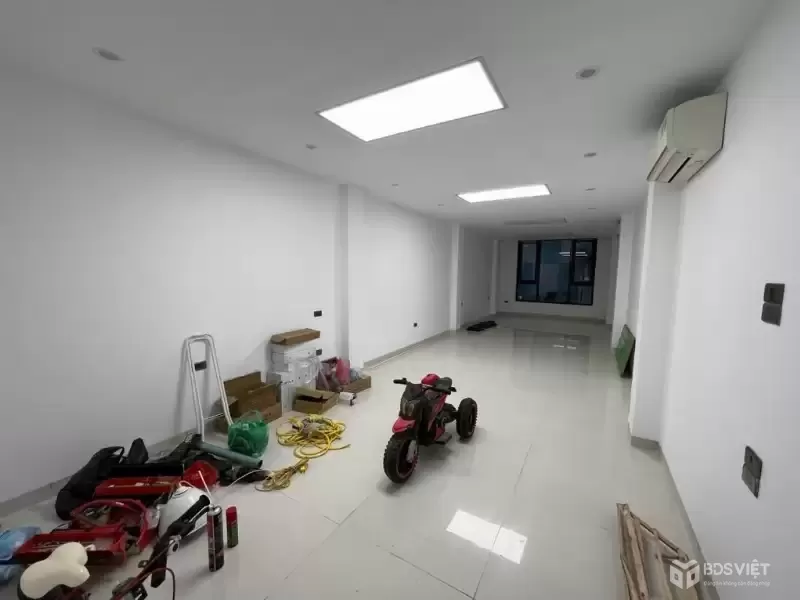 Nhà mặt đường Tân Phong, 40m2, 5 tầng, ô tô tránh, gần UBND Thượng Cát