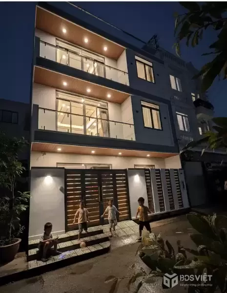 Nhà Mới Siêu To Ngang 8.50 - 4 Tầng - Siêu Rẻ - 7 tỷ 6