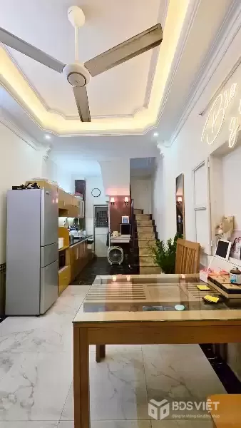 Bán Nhà Đặng Tiến Đông 27/29m2. 5 tầng. mặt tiền 3m. giá 8.6 tỷ Đống Đa Hà Nội