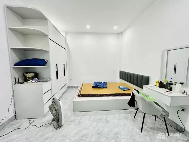 Nhà đẹp Đội Cấn ngõ thông gần phố 38m² x 5 tầng mặt tiền rộng hơn 11 tỷ