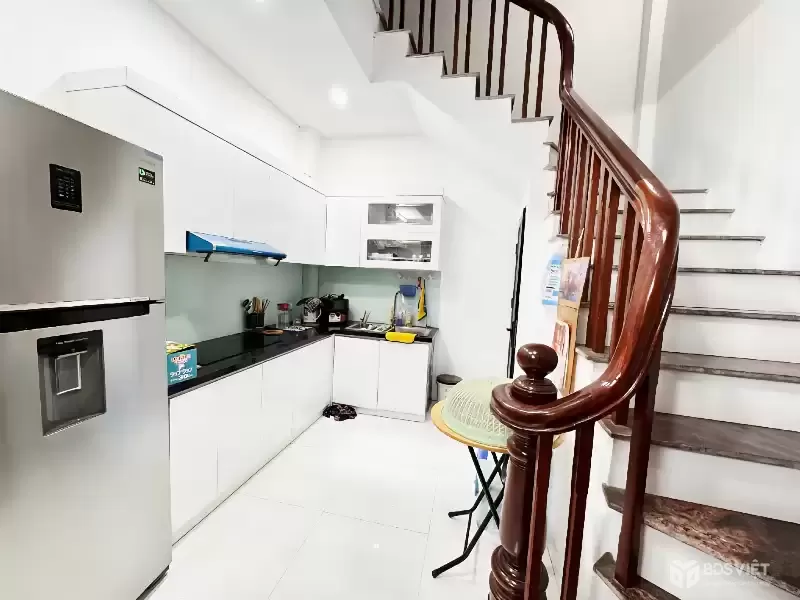 Hiếm nhà đẹp Hoàng Hoa Thám ngõ thông gần phố, ô tô đỗ cổng 42m² x 5 tầng hơn 10 tỷ