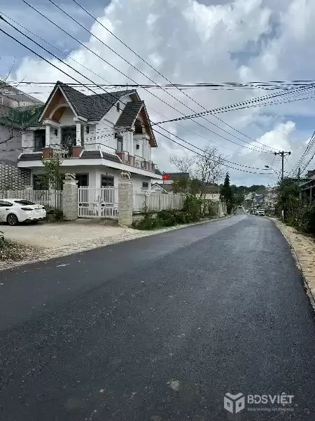 CHO THUÊ VILLA SÂN VƯỜN NGÔ TẤT TỐ PHUONG 8 ĐÀ LẠT