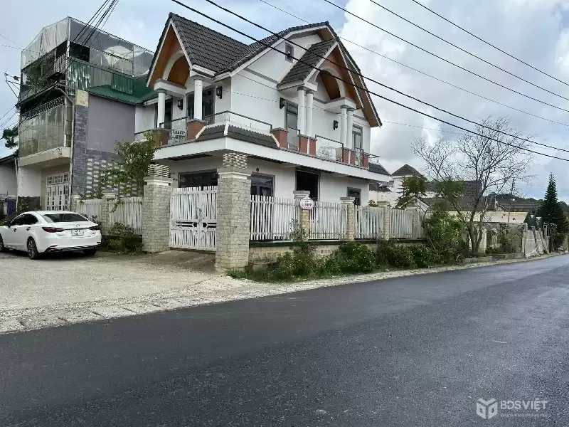 CHO THUÊ VILLA SÂN VƯỜN NGÔ TẤT TỐ P.8 ĐÀ LẠT - 23TR