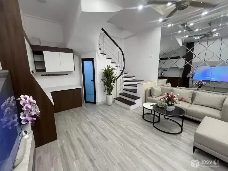 VÕ CHÍ CÔNG 30M x5 TẦNG 8,8 TỶ NGÕ RỘNG,SÁT PHỐ,THÔNG TỨ TUNG