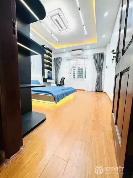 Bán nhà Đông Ngạc 42m2, 5 tầng đẹp, ngõ rộng ô tô tránh, giá 6.8 tỷ