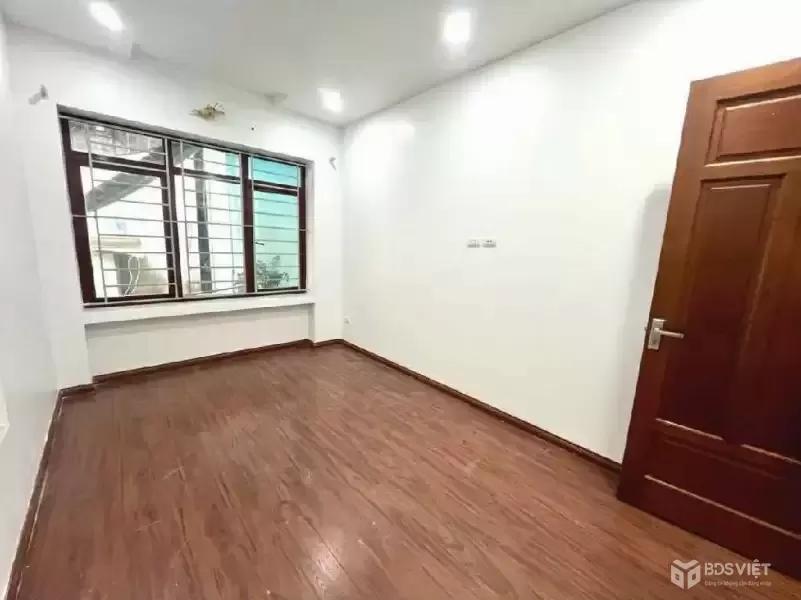 Nhà mới Tân Xuân 38m2, 5 tầng đẹp, ngõ thông thoáng, ở sướng, giá chỉ 6  tỷ