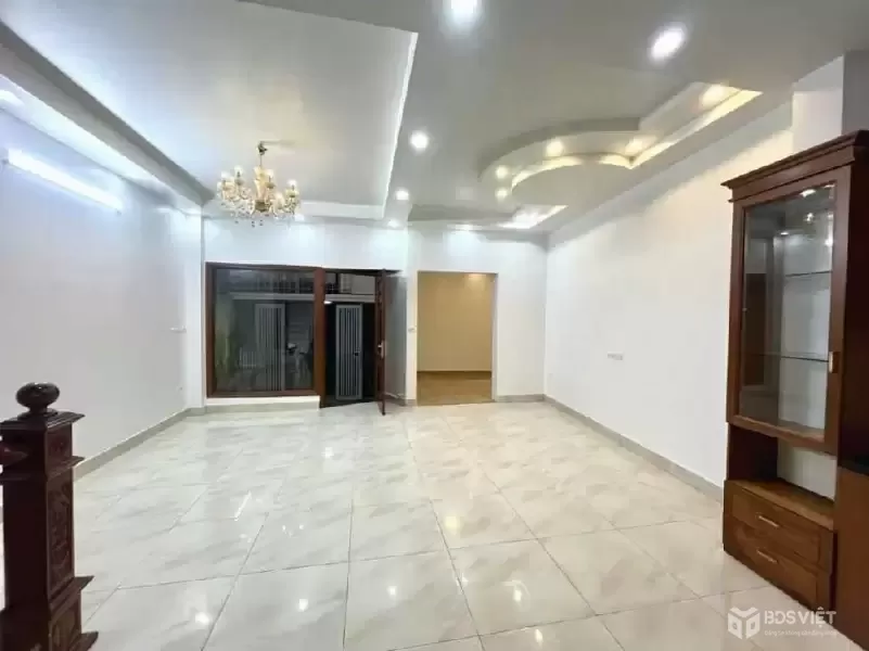 Nhà mới Tân Xuân 38m2, 5 tầng đẹp, ngõ thông thoáng, ở sướng, giá chỉ 6  tỷ