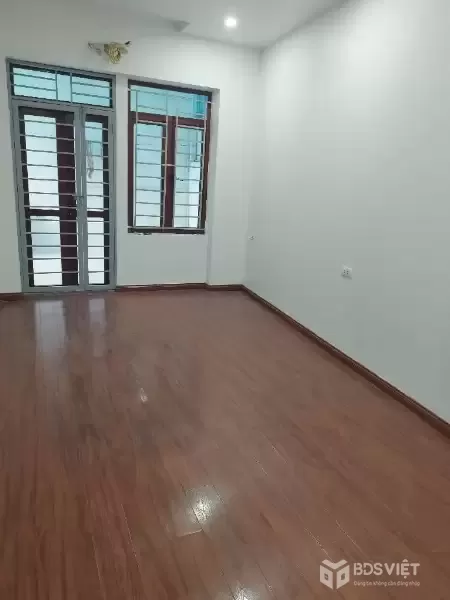 Nhà mới Tân Xuân 38m2, 5 tầng đẹp, ngõ thông thoáng, ở sướng, giá chỉ 6  tỷ